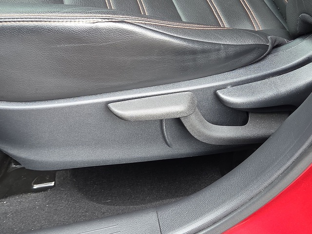 2018 Nissan Kicks SR FWD