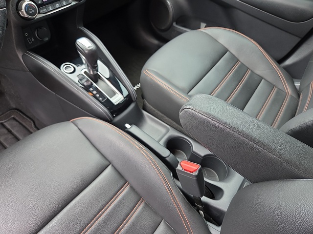 2018 Nissan Kicks SR FWD