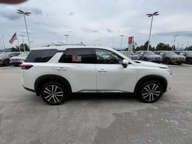 2024 Nissan Pathfinder Platinum 2WD