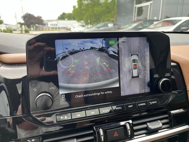 2024 Nissan Pathfinder Platinum 2WD