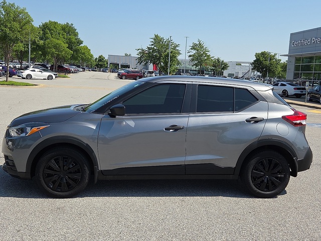 2020 Nissan Kicks S FWD