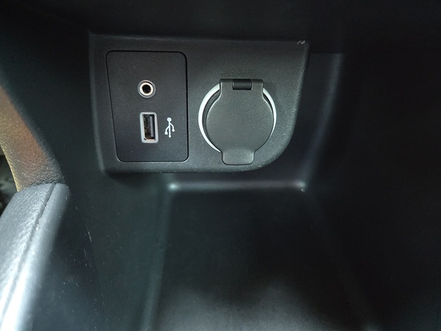 2020 Nissan Kicks S FWD