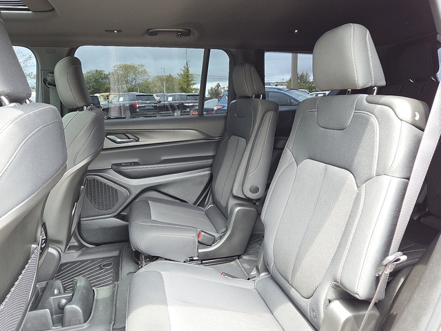 2024 Jeep Grand Cherokee Laredo X 4WD L