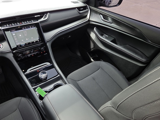 2024 Jeep Grand Cherokee Laredo X 4WD L