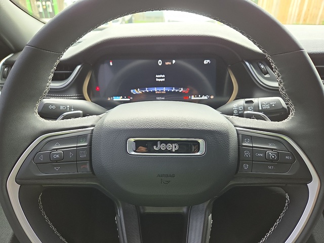 2024 Jeep Grand Cherokee Laredo X 4WD L