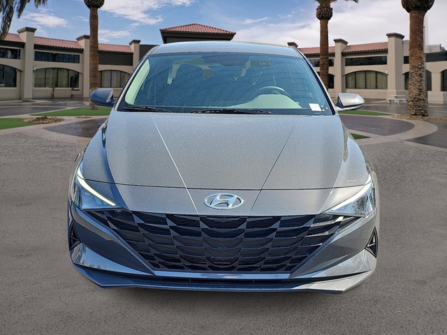 2023 Hyundai Elantra SE