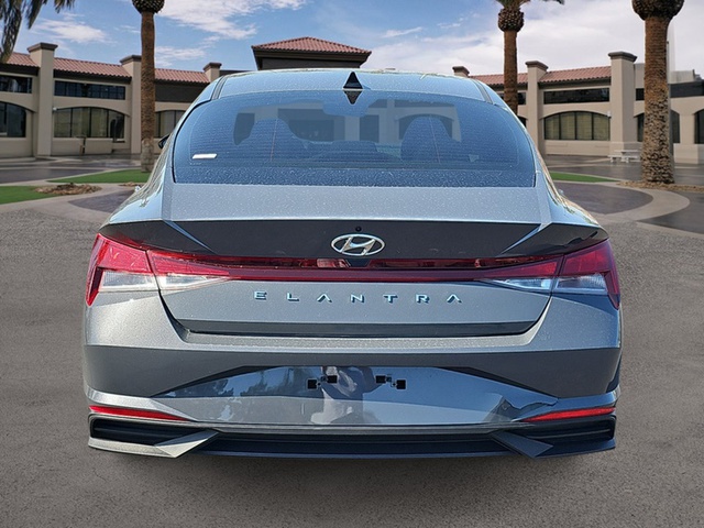 2023 Hyundai Elantra SE
