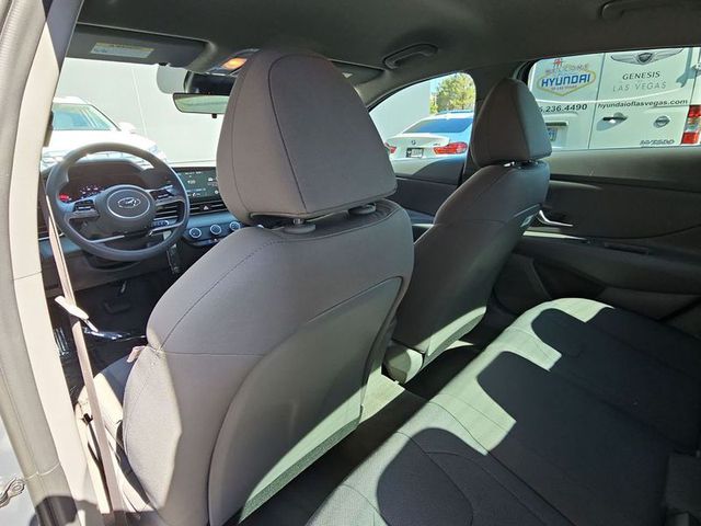 2023 Hyundai Elantra SE
