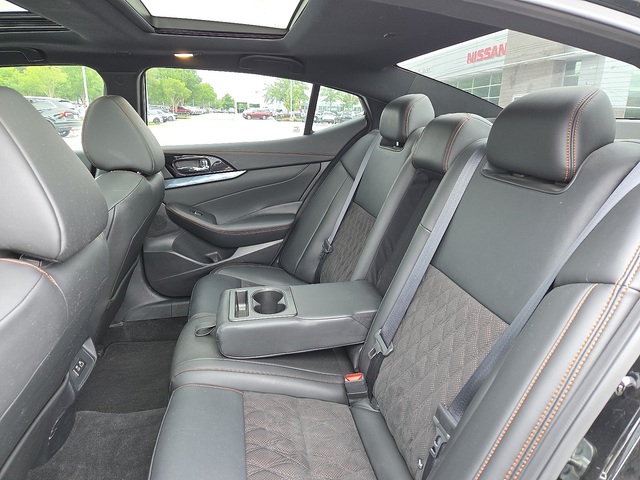 2023 Nissan Maxima SR
