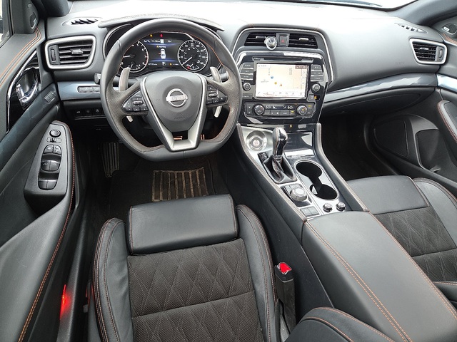 2023 Nissan Maxima SR