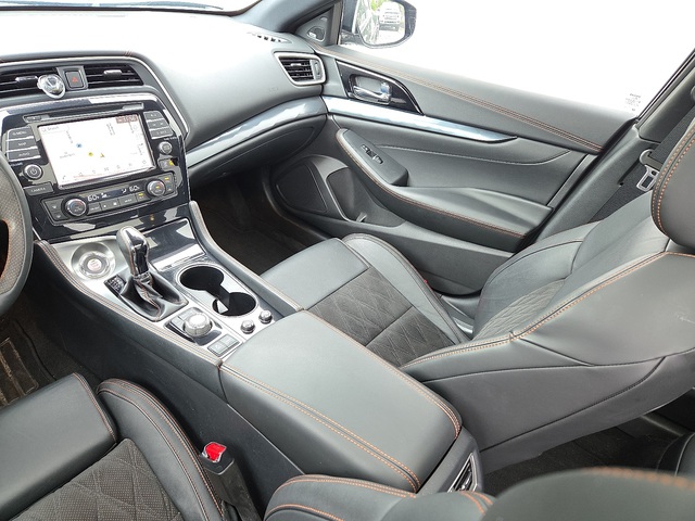 2023 Nissan Maxima SR