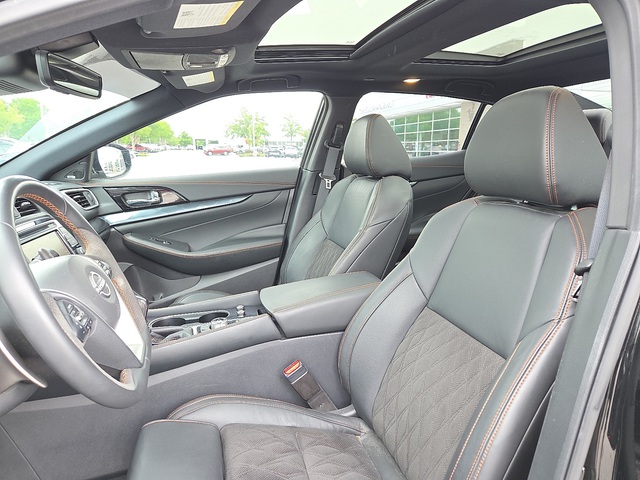 2023 Nissan Maxima SR