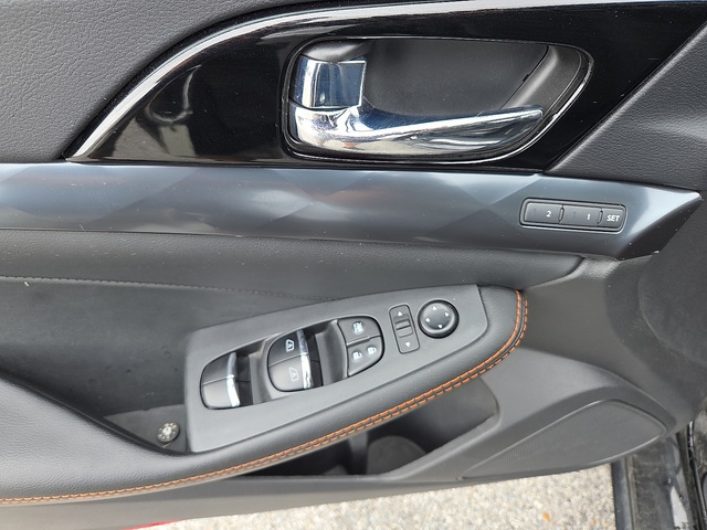 2023 Nissan Maxima SR