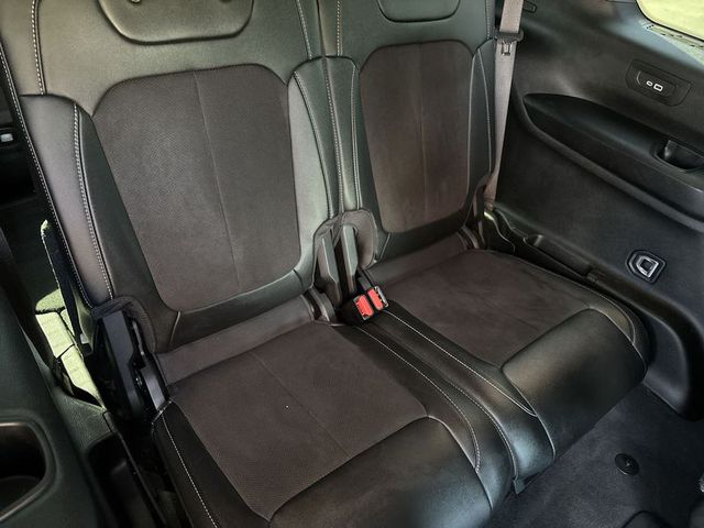2023 Jeep Grand Cherokee L Altitude 2WD
