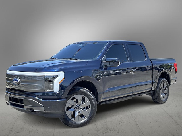 2023 Ford F-150 Lightning Lariat 4WD 5.5ft Box