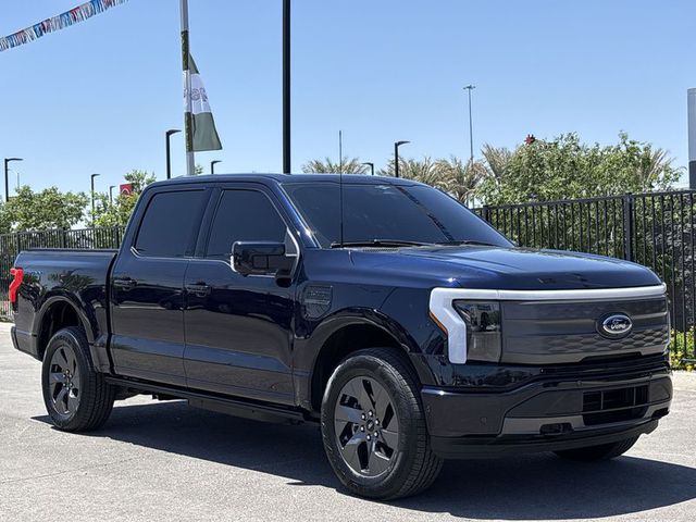 2023 Ford F-150 Lightning Lariat 4WD 5.5ft Box