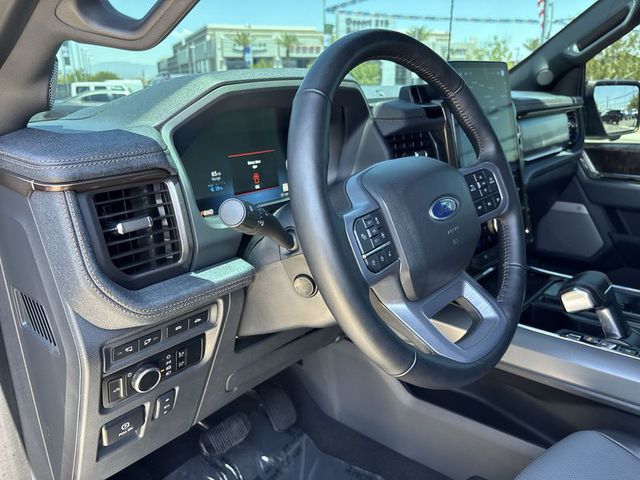 2023 Ford F-150 Lightning Lariat 4WD 5.5ft Box