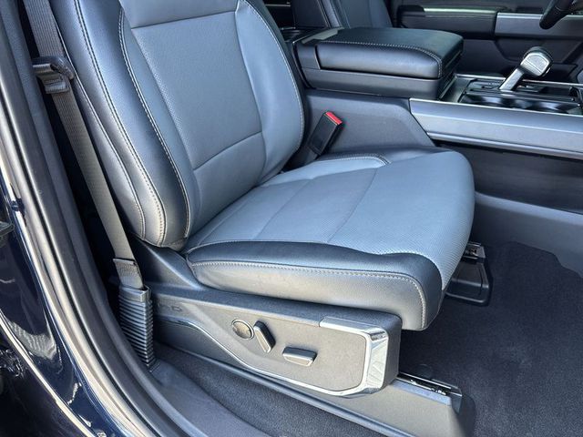 2023 Ford F-150 Lightning Lariat 4WD 5.5ft Box