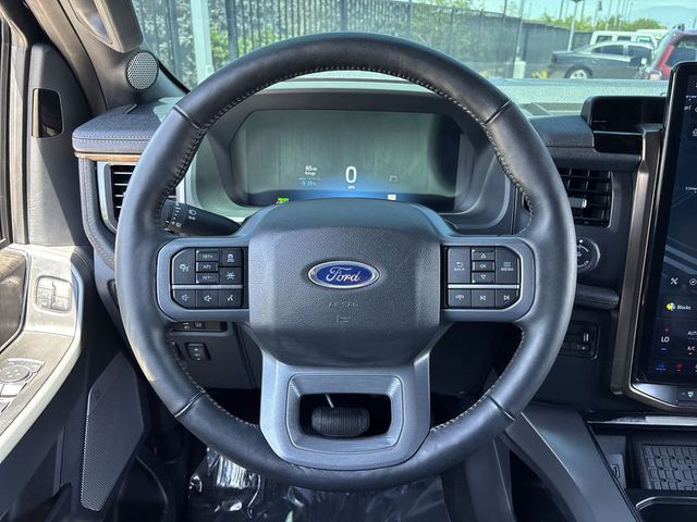 2023 Ford F-150 Lightning Lariat 4WD 5.5ft Box