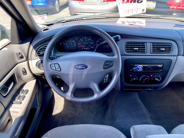 2003 Ford Taurus SES Standard