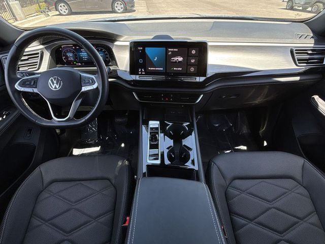 2024 Volkswagen Atlas 2.0T SE w/Tech FWD Cross Spo