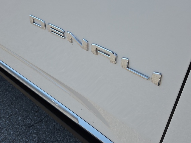 2024 GMC Yukon Denali 4WD