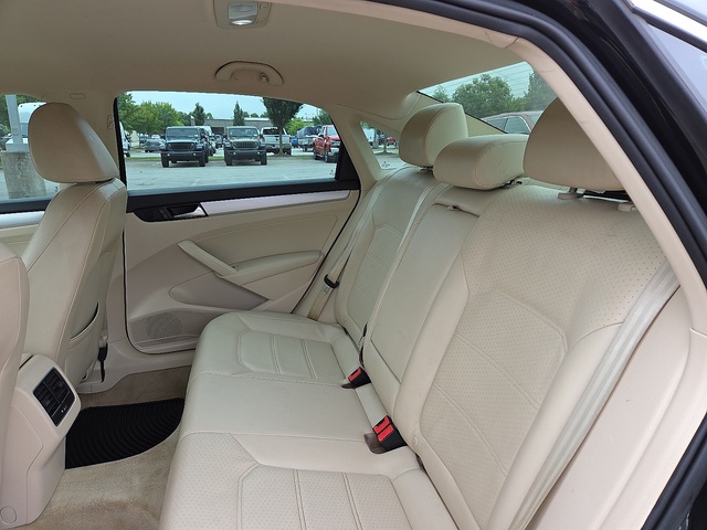 2013 Volkswagen Passat SE
