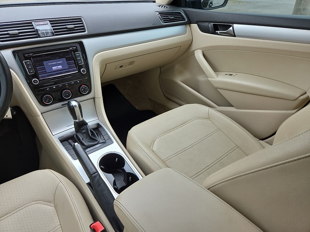 2013 Volkswagen Passat SE
