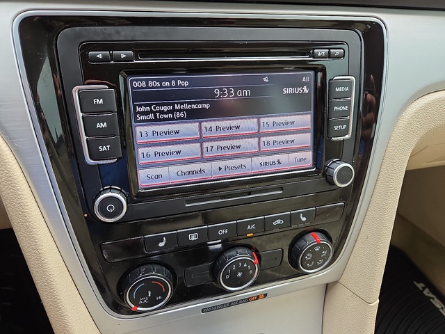 2013 Volkswagen Passat SE