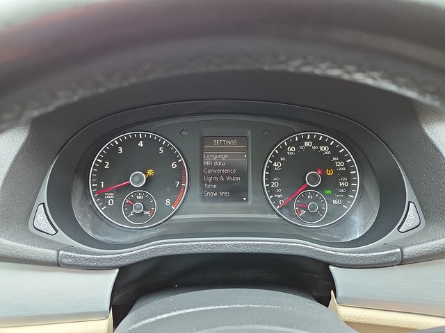 2013 Volkswagen Passat SE