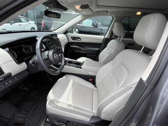 2024 Nissan Pathfinder SL 4WD