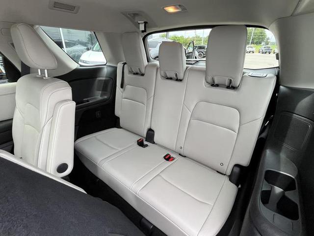 2024 Nissan Pathfinder SL 4WD