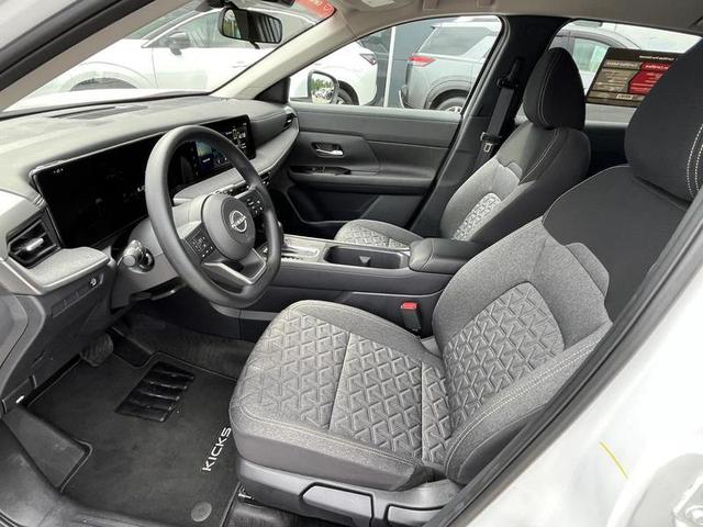 2025 Nissan Kicks SV FWD