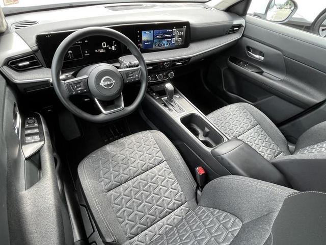 2025 Nissan Kicks SV FWD