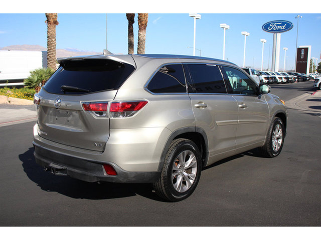 2014 Toyota Highlander XLE FWD