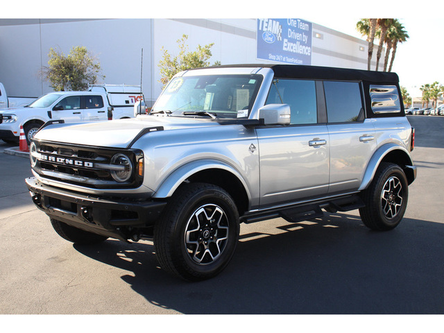 2023 Ford Bronco Base 4 dr 4WD