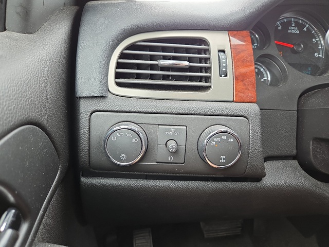 2009 Chevrolet Suburban 1500 LT w/1LT 4WD