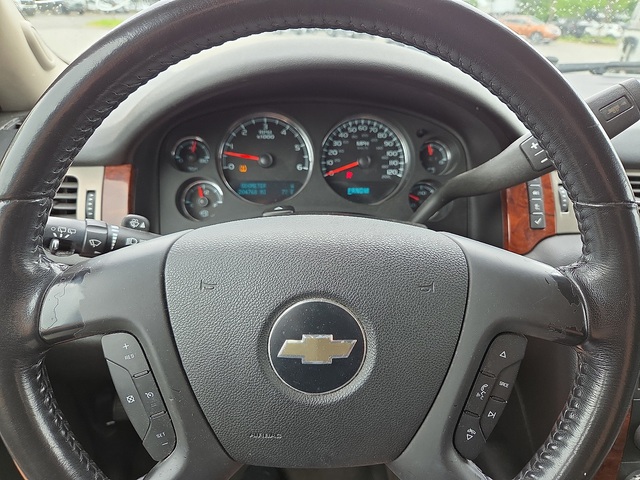 2009 Chevrolet Suburban 1500 LT w/1LT 4WD