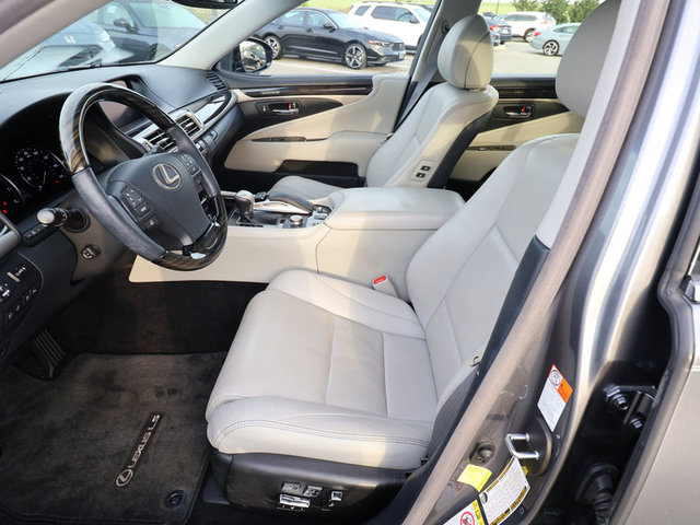 2017 Lexus LS460 RWD