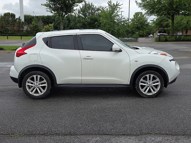 2014 Nissan Juke SV FWD