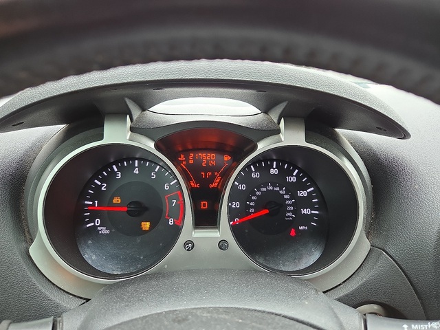 2014 Nissan Juke SV FWD