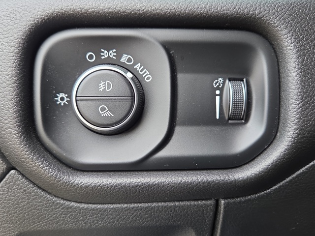 2021 Ram 1500 Big Horn 4WD 5ft7 Box