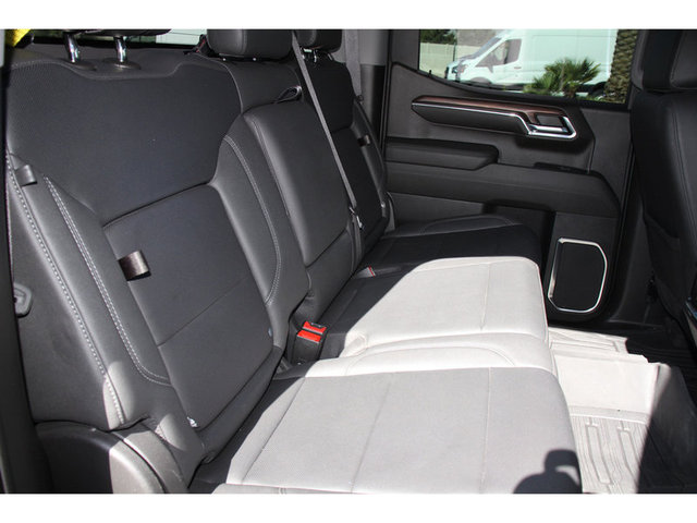 2023 GMC Sierra 1500 SLT 4WD 147WB