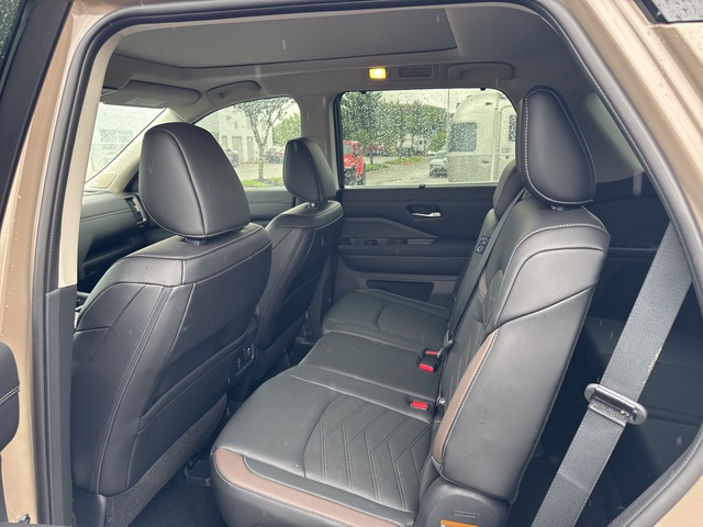 2024 Nissan Pathfinder Platinum 4WD