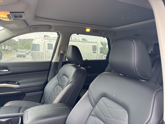 2024 Nissan Pathfinder Platinum 4WD