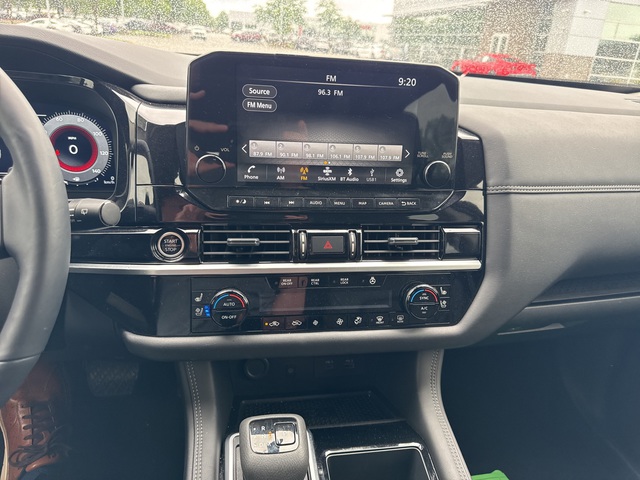 2024 Nissan Pathfinder Platinum 4WD