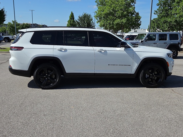 2022 Jeep Grand Cherokee Altitude 4WD L