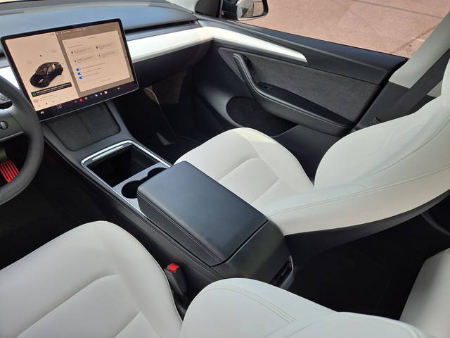 2023 Tesla Model Y AWD