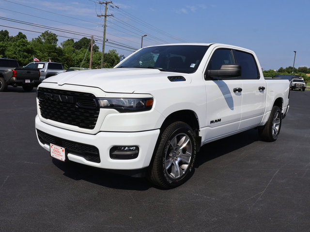 2025 Ram 1500 Tradesman 4WD 5ft7 Box