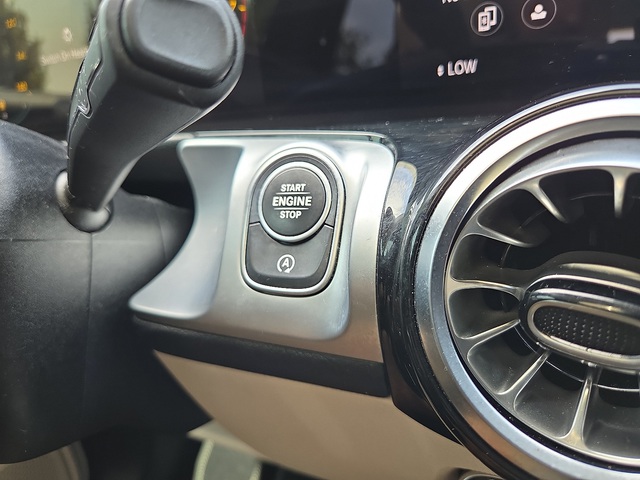 2022 Mercedes-Benz GLB-Class GLB250 4MATIC